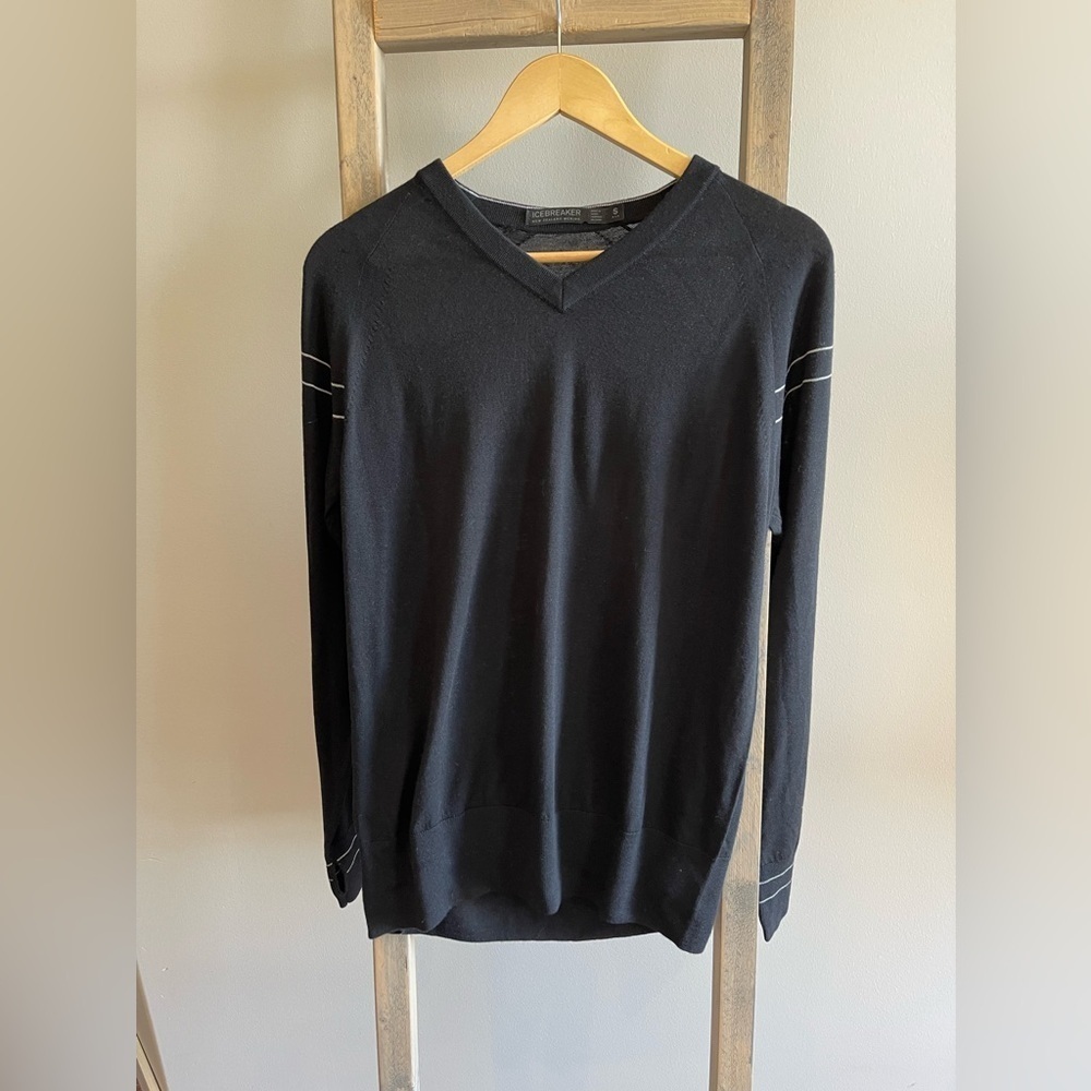 Icebreaker merino wool black V-neck base layer